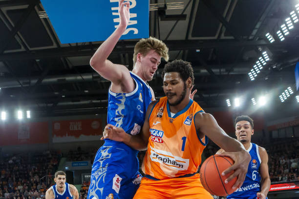 也为他带来 也为他带来