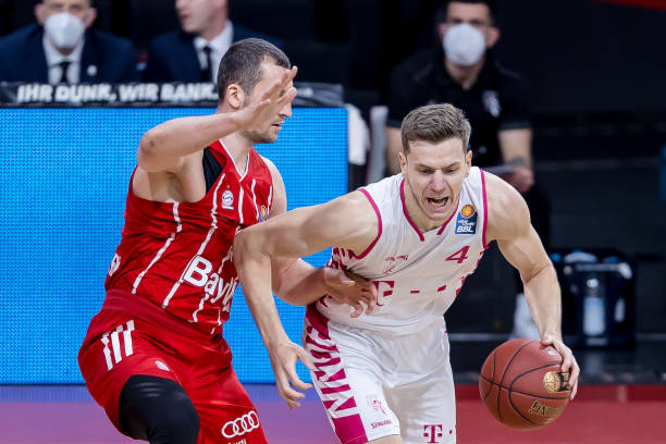 激烈的篮球 激烈的篮球