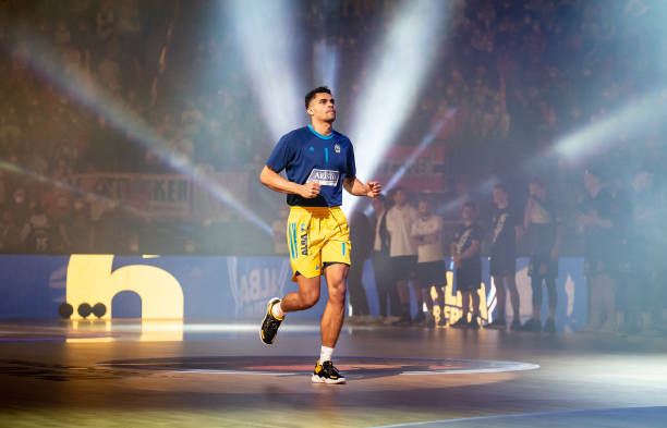 出了一连串 出了一连串